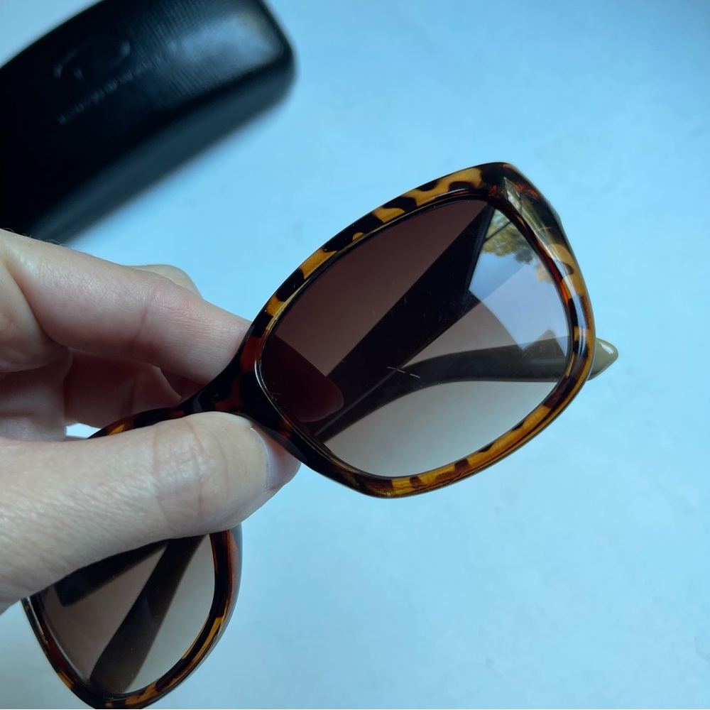 Oscar De La Renta Vintage Tortoise Shell Sunglasses Sunnies with Case - Picture 3 of 4